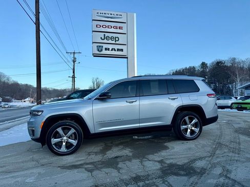 Used 2021 Jeep Grand Cherokee L Limited w/ Luxury Tech Group II image 6