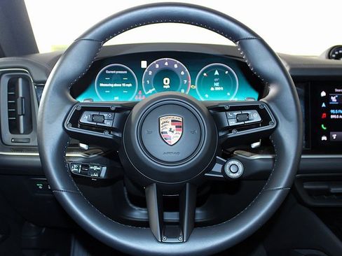 Certified 2024 Porsche Cayenne Coupe image 17