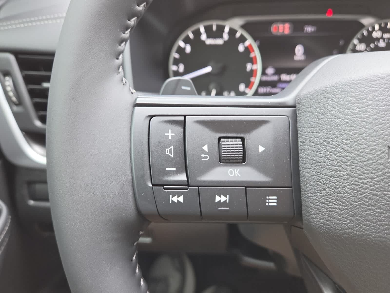 Used 2026 Nissan Rogue SV FWD image 12