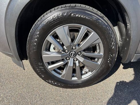 Used 2025 Nissan Pathfinder SV AWD/4WD image 33