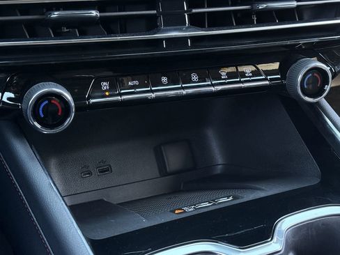 New 2026 Chevrolet Traverse RS image 17