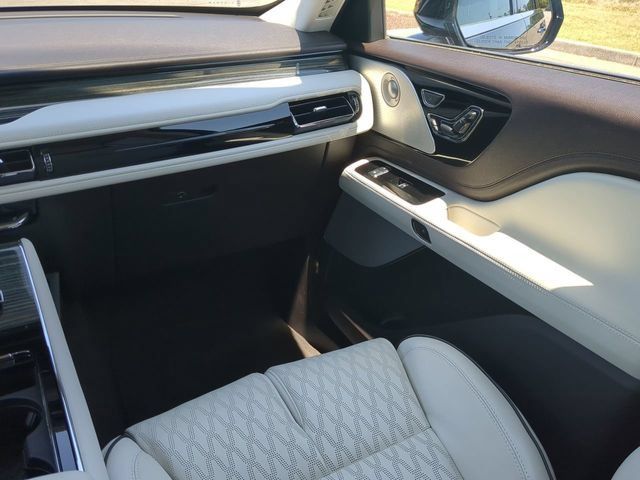 Used 2024 Lincoln Aviator Black Label w/ Dynamic Handling Package AWD/4WD image 16