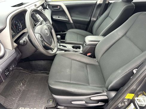 Used 2018 Toyota RAV4 LE w/ All Weather Liner Package image 19