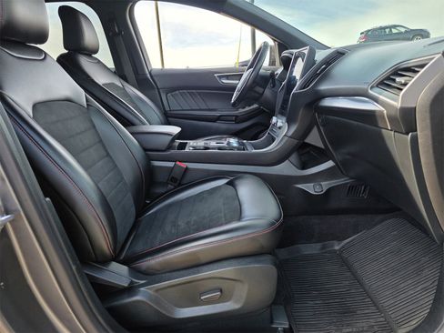 Used 2022 Ford Edge ST-Line image 27