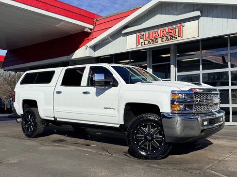 Used 2019 Chevrolet Silverado 2500 LT image 1