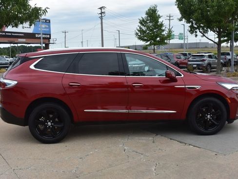 Used 2024 Buick Enclave Essence w/ Sport Touring Edition image 4