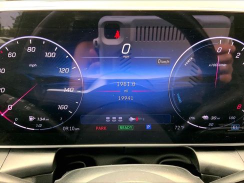 Used 2025 Mercedes-Benz GLC 350e 4MATIC image 26