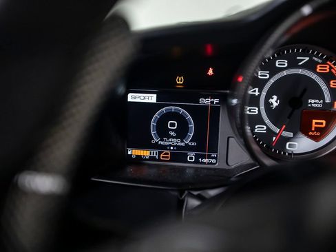 Used 2017 Ferrari 488 GTB RWD image 39