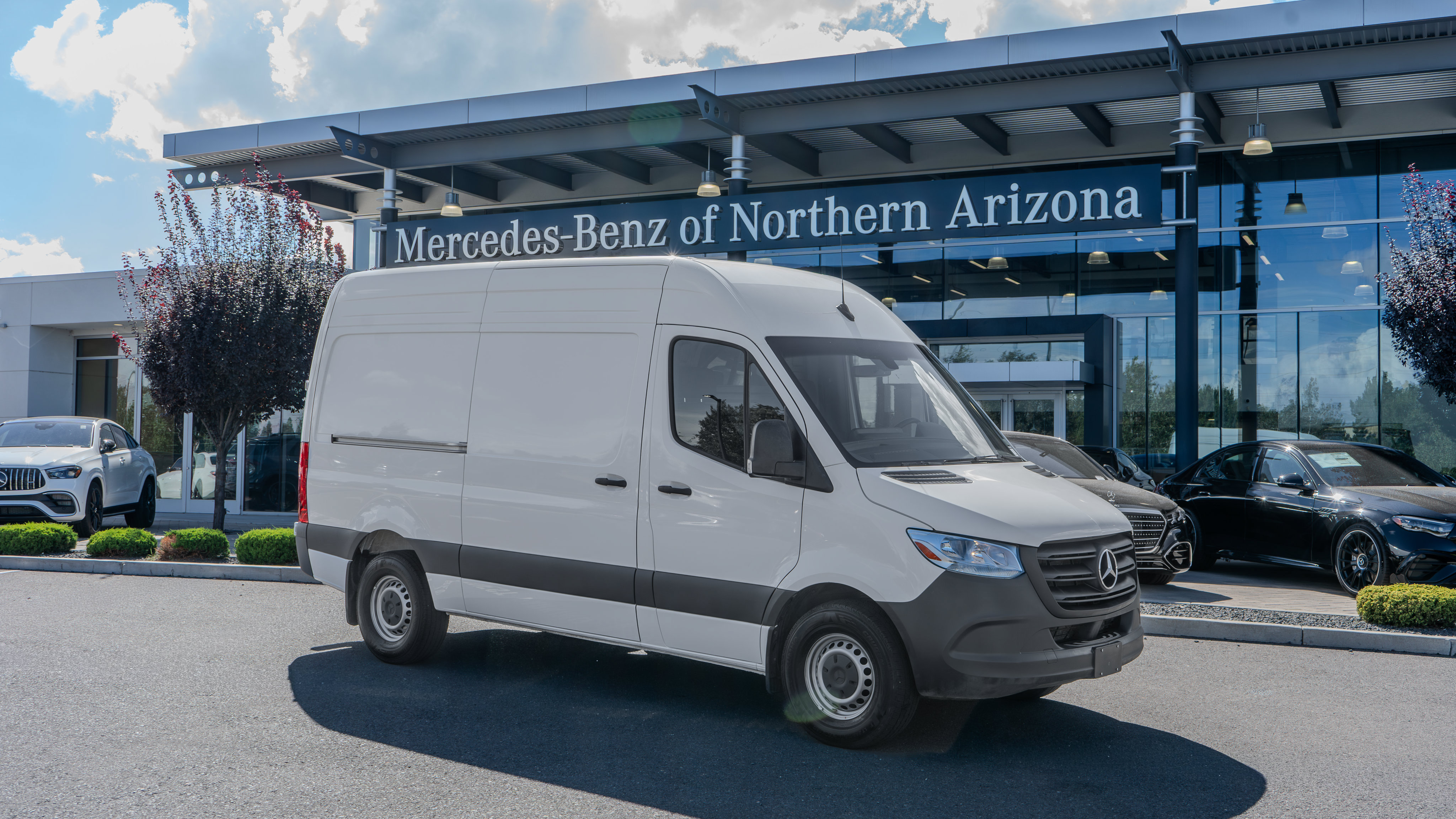 Used 2024 Mercedes-Benz Sprinter 2500 image 1