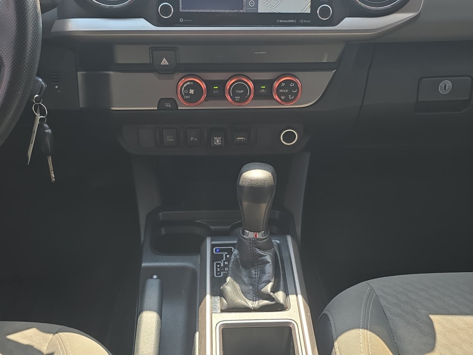 Used 2020 Toyota Tacoma SR5 RWD image 15