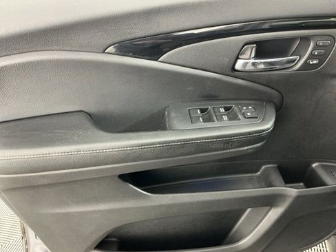 Used 2017 Honda Pilot Elite image 7