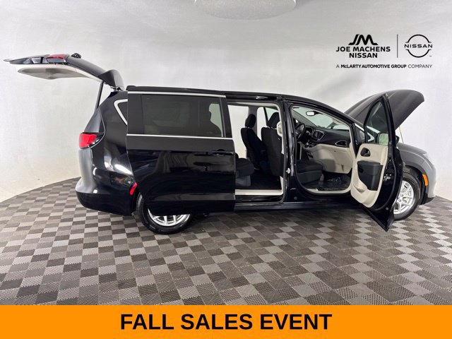 Used 2024 Chrysler Voyager LX FWD image 27
