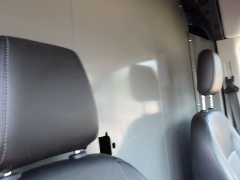 Used 2020 Ford Transit 250 Medium Roof RWD image 30