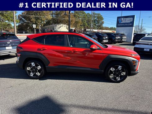 Certified 2025 Hyundai Kona SEL image 8