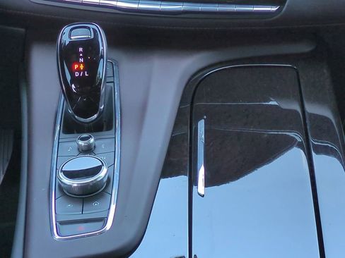 Used 2024 Cadillac Escalade ESV Sport Platinum w/ LPO, ONYX Package AWD/4WD image 19