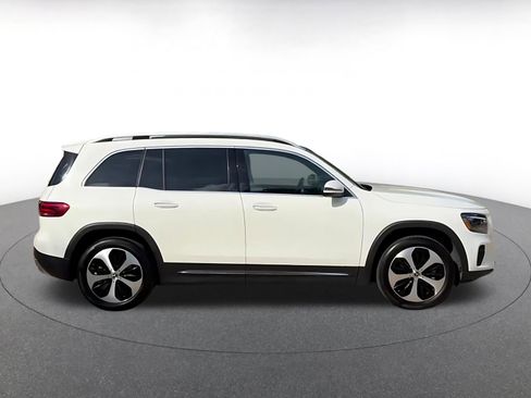 Used 2025 Mercedes-Benz GLB 250 4MATIC image 16