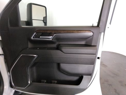 Used 2024 GMC Sierra 2500 SLE image 36