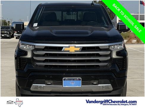 Certified 2024 Chevrolet Silverado 1500 High Country w/ High Country Premium Package AWD/4WD image 7