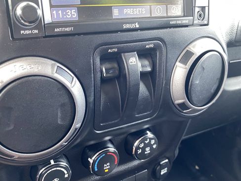 Used 2017 Jeep Wrangler Sport AWD/4WD image 29
