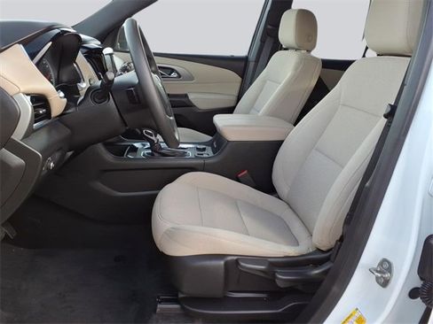 Used 2023 Chevrolet Traverse LS image 19