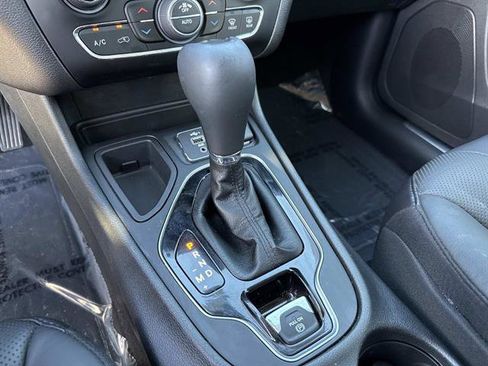 Used 2021 Jeep Cherokee Limited w/ Elite Package FWD image 23