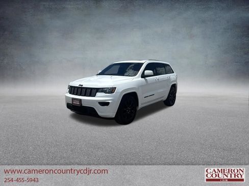 Used 2020 Jeep Grand Cherokee Altitude RWD image 7
