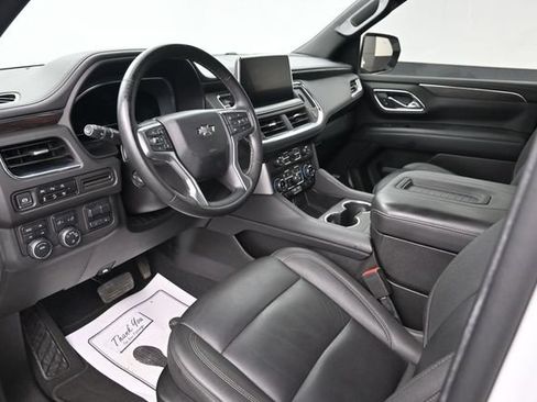 Used 2023 Chevrolet Tahoe Z71 w/ Luxury Package AWD/4WD image 5