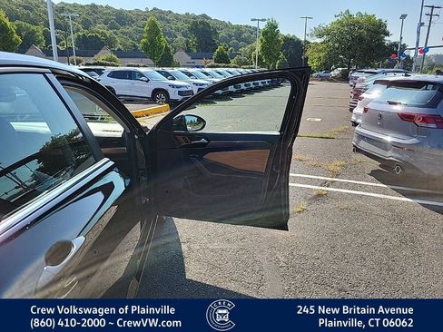 Certified 2022 Volkswagen Jetta SEL FWD image 42