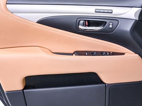 Used 2015 Lexus LS 460 w/ F Sport Package image 7