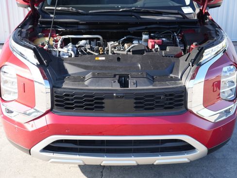 Used 2022 Mitsubishi Outlander SE image 7