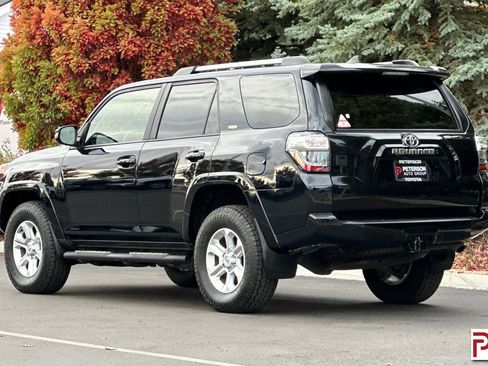 Used 2022 Toyota 4Runner SR5 Premium image 6