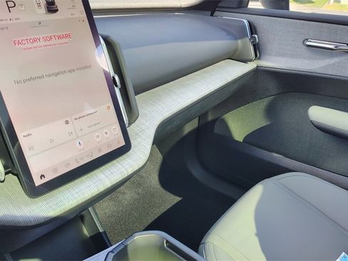 New 2025 Volvo EX30 Plus w/ Climate Package image 22