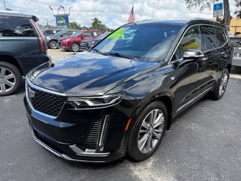 Used 2020 Cadillac XT6 Premium Luxury FWD image 3