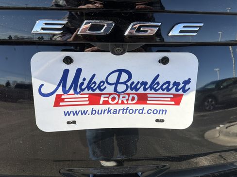 Certified 2024 Ford Edge SEL w/ Convenience Package image 11