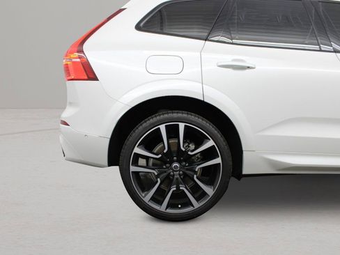 Certified 2023 Volvo XC60 B5 Ultimate w/ Climate Package image 71
