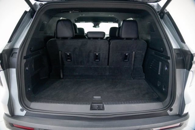 Used 2026 Chevrolet Traverse LT AWD/4WD image 13