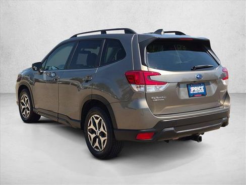 Used 2021 Subaru Forester Premium AWD/4WD image 8