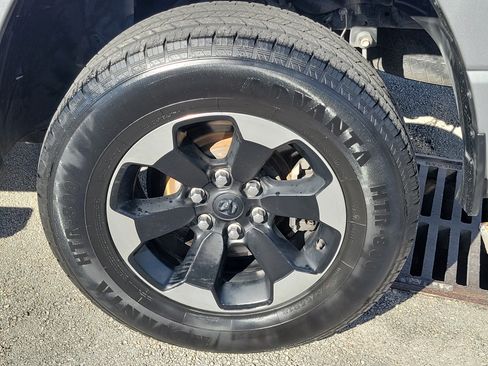 Used 2019 RAM 1500 Tradesman RWD image 9