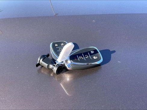 Used 2019 Chevrolet Blazer LT w/ Sun and Wheels Package image 12