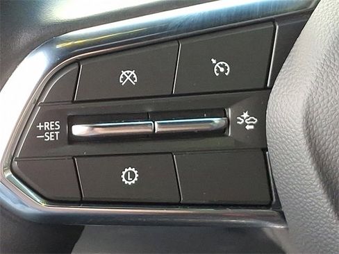 Used 2025 Chevrolet Traverse LT image 21