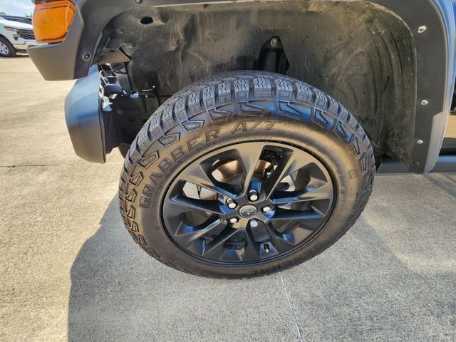 Used 2025 Jeep Gladiator Sport AWD/4WD image 9
