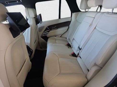 Used 2025 Land Rover Range Rover SE AWD/4WD image 12