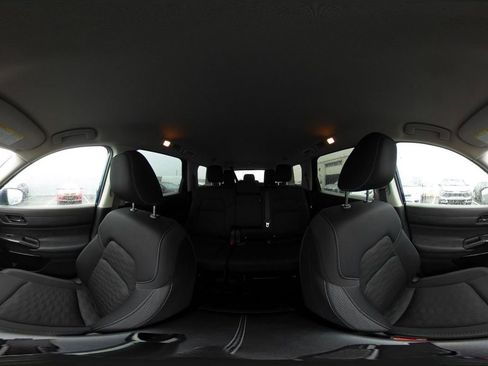 Used 2025 Nissan Pathfinder SV FWD image 45
