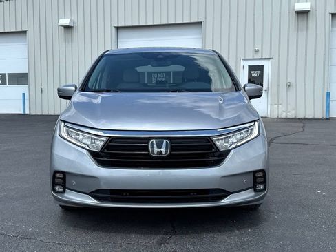 Used 2023 Honda Odyssey Touring image 2