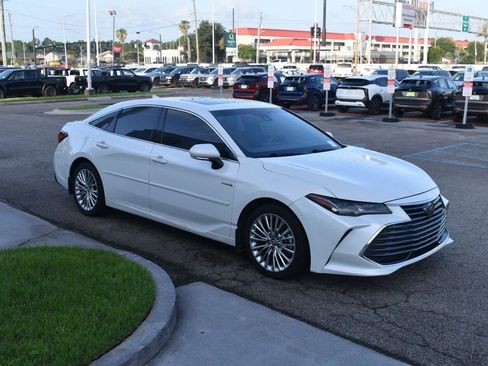 Used 2020 Toyota Avalon Limited w/ Advanced Safety Package FWD image 16