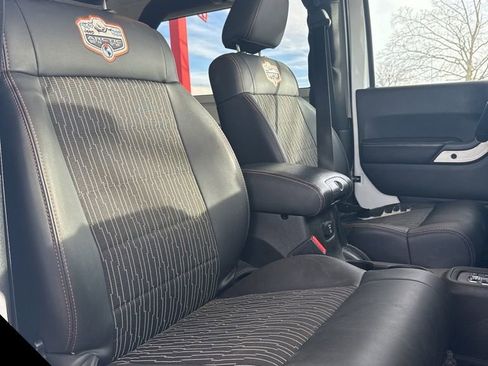 Used 2012 Jeep Wrangler Sahara image 20