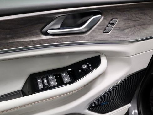 Used 2023 Jeep Grand Cherokee L Overland image 25