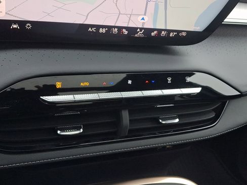 New 2026 Buick Enclave Avenir w/ Super Cruise Package image 17