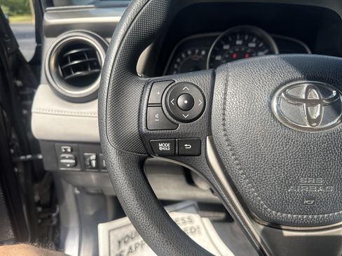 Used 2014 Toyota RAV4 XLE AWD/4WD image 18