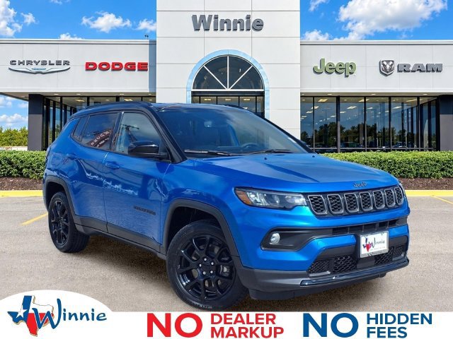Used 2024 Jeep Compass Latitude w/ Convenience Group AWD/4WD image 1